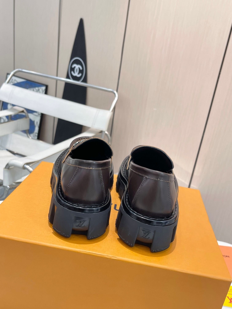 l0vis Vvtt0n loafers